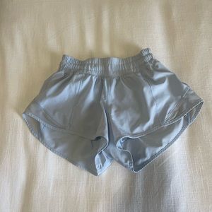 Lululemon icing blue hotty hot 2.5 shorts size 2